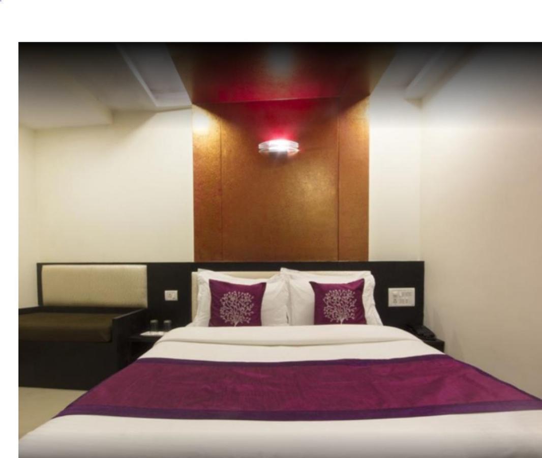 Hotel Accore Inn Мумбаи Экстерьер фото