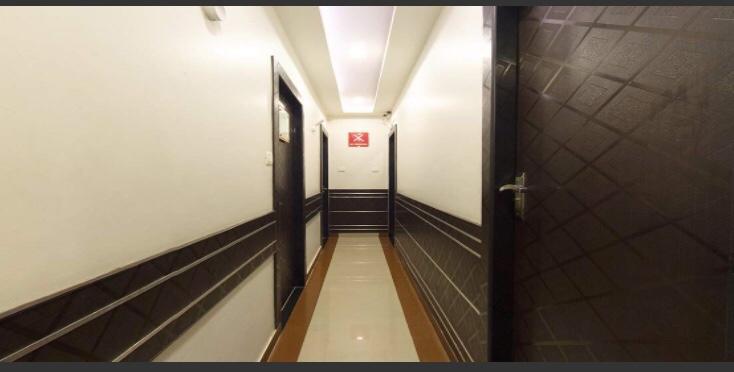 Hotel Accore Inn Мумбаи Экстерьер фото