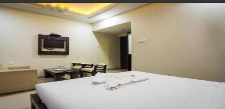 Hotel Accore Inn Мумбаи Экстерьер фото