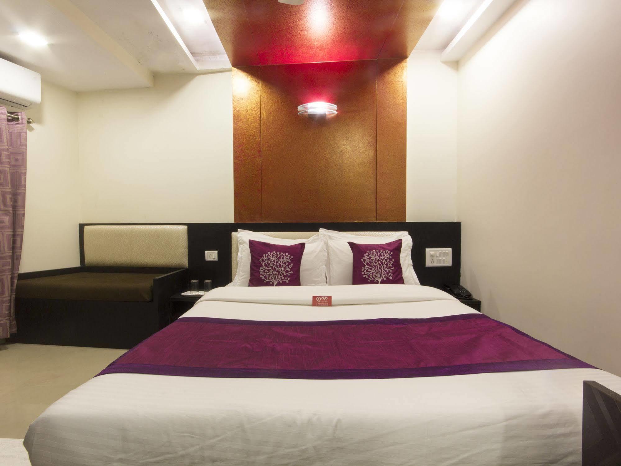 Hotel Accore Inn Мумбаи Экстерьер фото