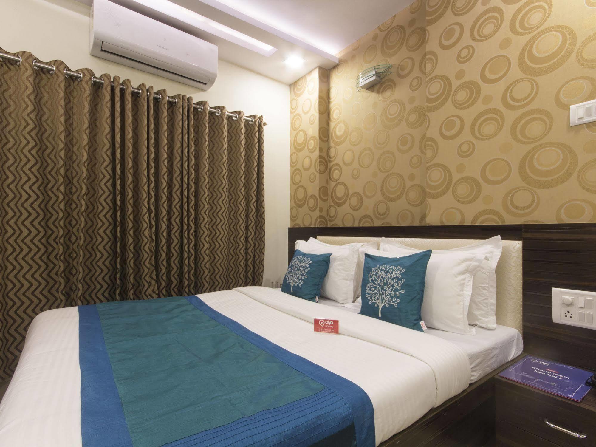 Hotel Accore Inn Мумбаи Экстерьер фото