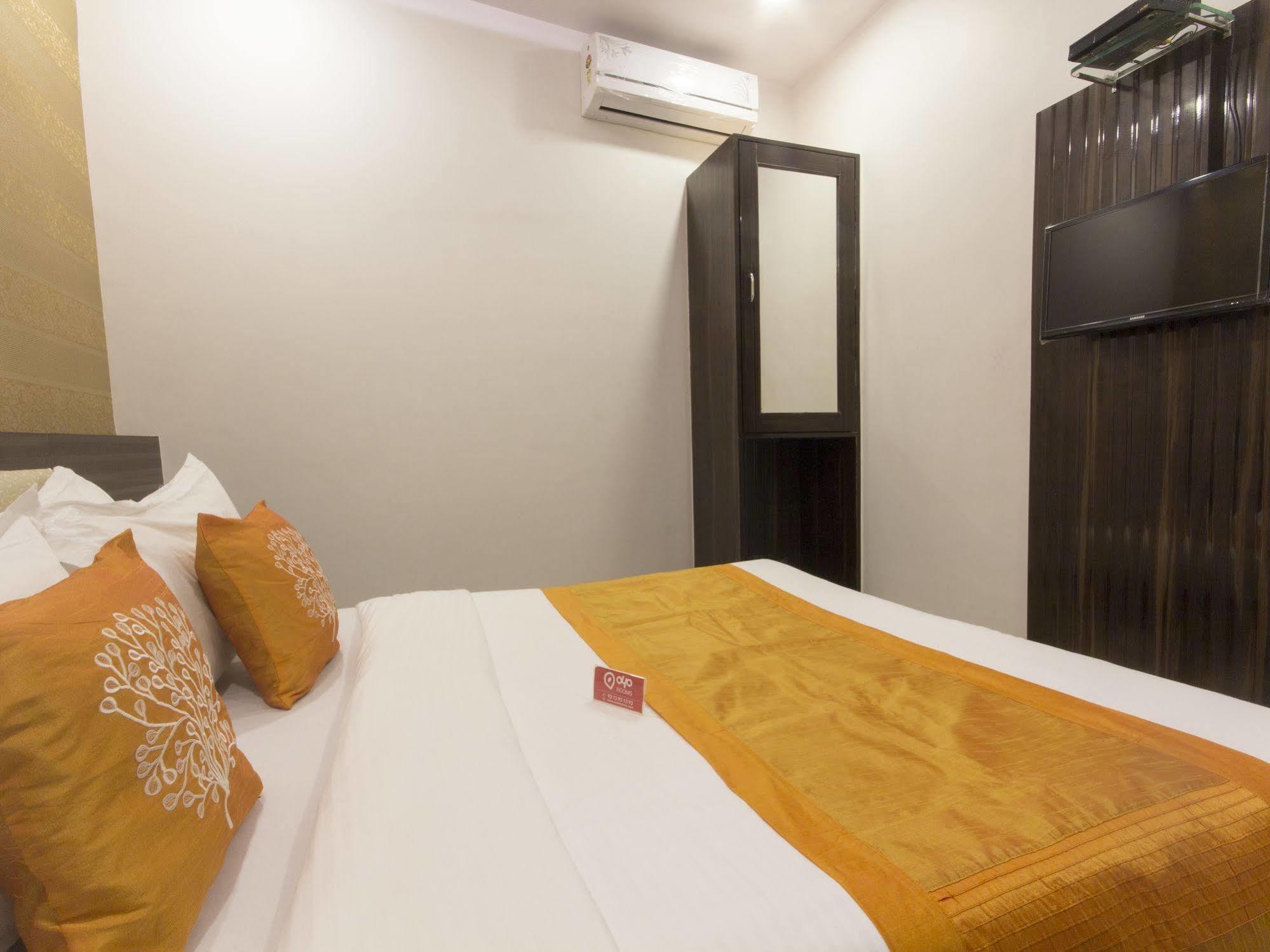 Hotel Accore Inn Мумбаи Экстерьер фото